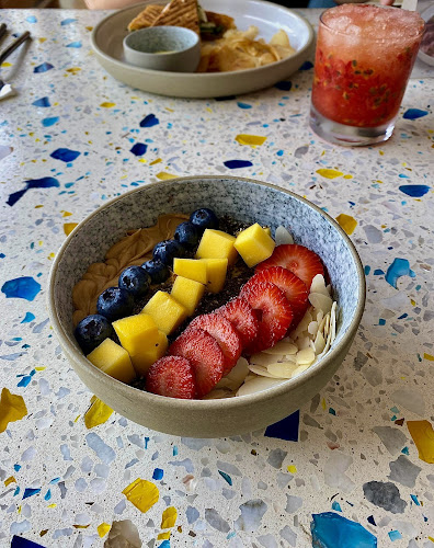 Rain Corniche - Hospitality and gastronomy