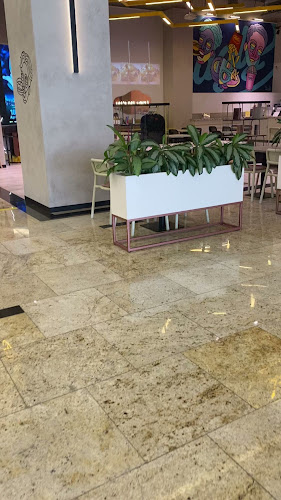 Ugly Burger (Nakheel Mall) - Hospitality and gastronomy