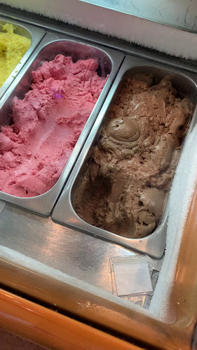 Iranian Sweets Palace - Hospitality and gastronomy