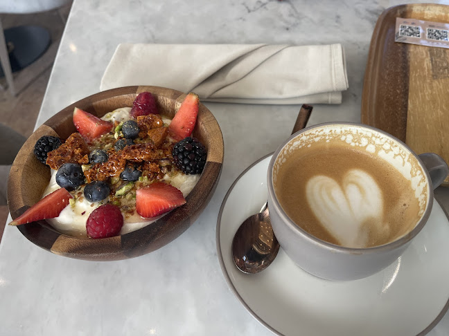 Risen Café and Artisanal Bakery, Dubai Marina