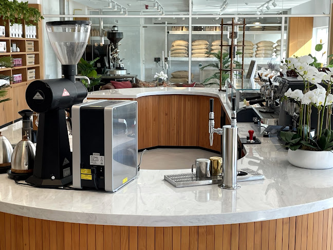 Opinii despre Joud Coffee (Roastery) în Abu Dhabi - Hospitality and gastronomy