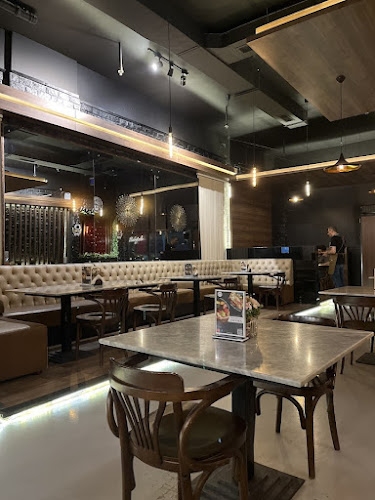 Crave Restaurant - Hospitality and gastronomy