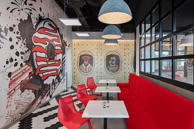 Oui Sports Bar + Terrace - Dubai