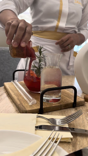 Opinii despre Cafe James în Abu Dhabi - Hospitality and gastronomy