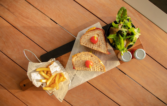 Infinity Pool Juice Bar - Hospitality and gastronomy