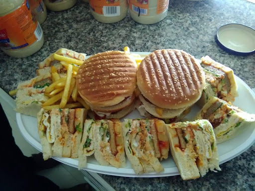 Opinii despre كافتيريا اجواء المدام/Ajwa Al Madam Cafeteria în Sharjah - Hospitality and gastronomy