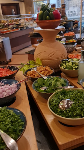 Opinii despre Sevilla în Abu Dhabi - Hospitality and gastronomy