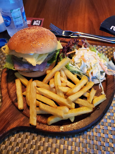 Comentarii opinii despre The Brick Wall Sports Bar