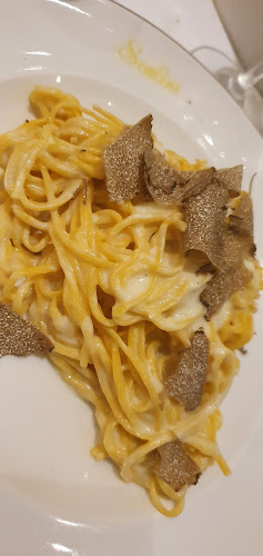 Restaurant Village, Near Four Seasons Hotel، - Jumeira St - Dubai