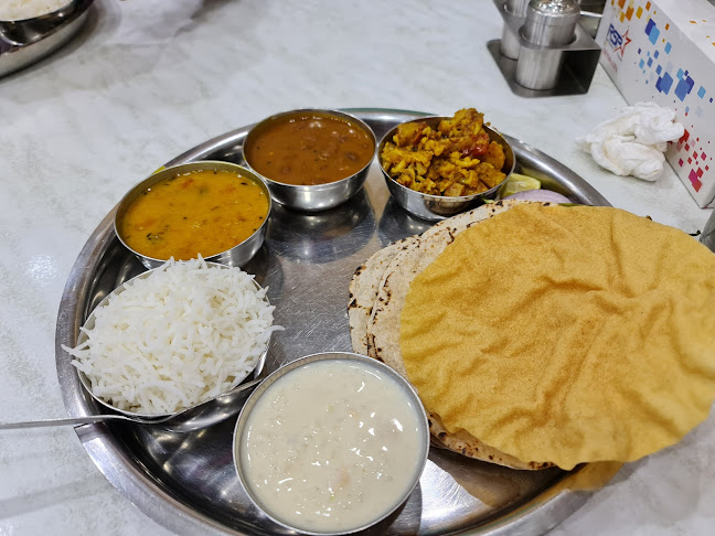 Opinii despre Madeenat Haridwar Restaurant - Vegetarian în Sharjah - Hospitality and gastronomy