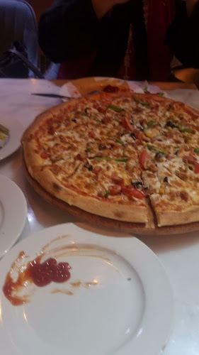 Opinii despre Italian pizza kawkab restaurant LLC în Sharjah - Hospitality and gastronomy