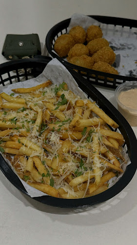 Opinii despre Comeback Burger în Abu Dhabi - Hospitality and gastronomy