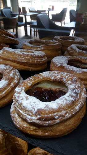 Opinii despre Lamagon Restaurant and Sweets în Dubai - Hospitality and gastronomy