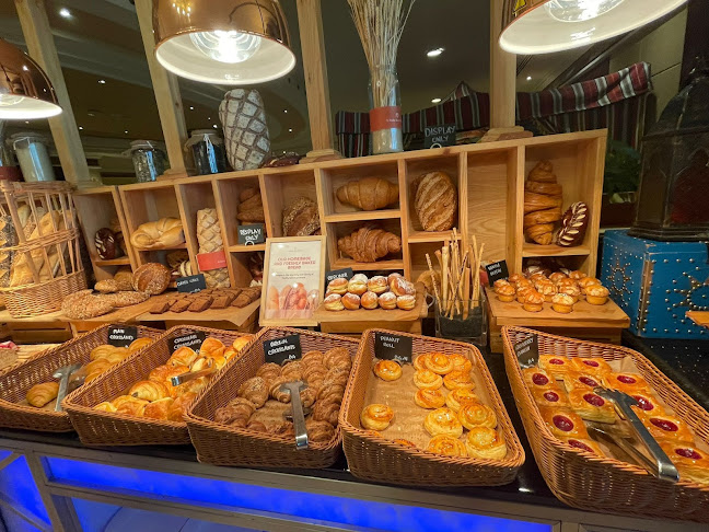 Opinii despre Sevilla în Abu Dhabi - Hospitality and gastronomy