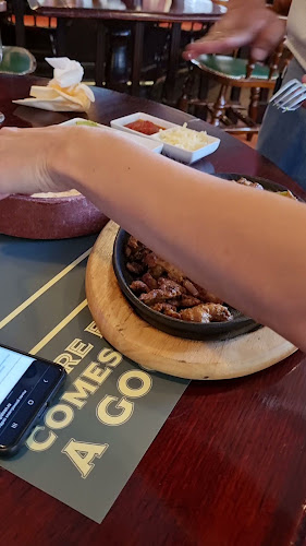 Opinii despre The Boston Bar & Restaurant în Dubai - Hospitality and gastronomy