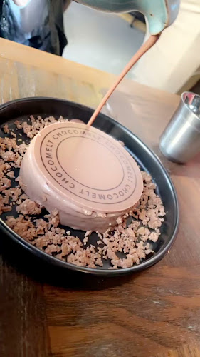 Opinii despre CHOCOMELT AL ZAHIA CITY CENTER SHARJAH în Sharjah - Hospitality and gastronomy