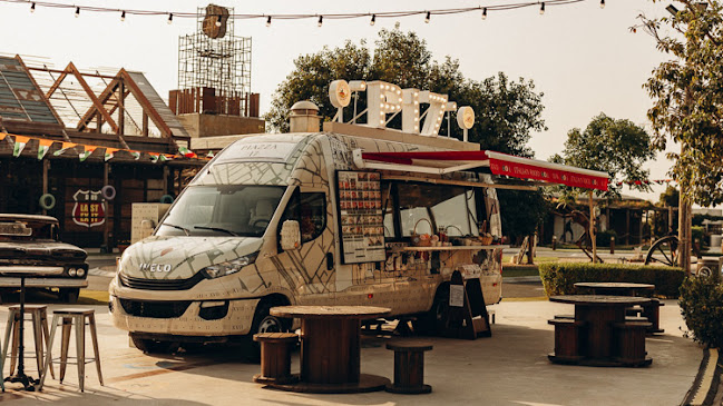 Piazza17 Last Exit Al Khawaneej - Hospitality and gastronomy