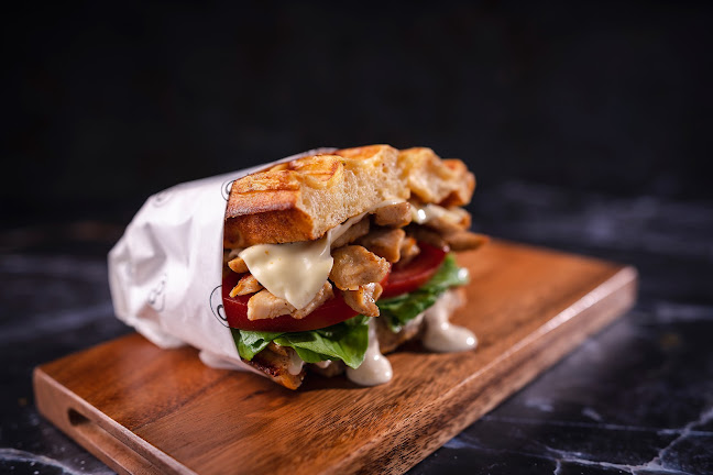 Icons Coffee Couture- Manar Mall - Hospitality and gastronomy