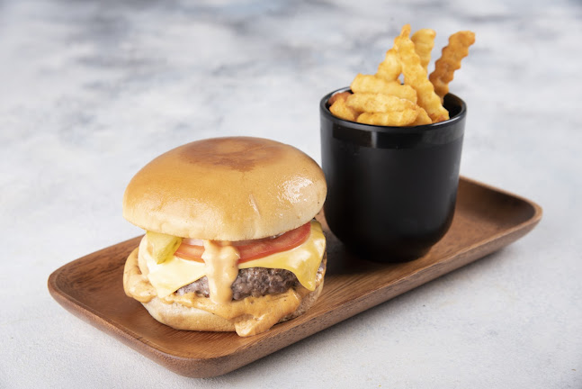 Juicy Joint Restaurant - Hospitality and gastronomy