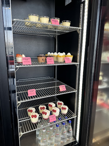 ITCH Bakery & Florists (Khalifa City) - Hospitality and gastronomy