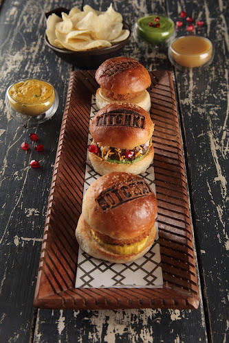 Comentarii opinii despre Hitchki Marina Dubai - Indian Restaurant I Bar I Brunch I Set Meal Lunch I Sheesha