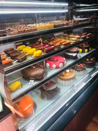 Comentarii opinii despre Al Bustan Bakery & Sweets LLC