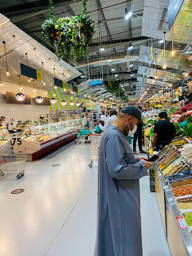 The Fresh Market - Sheikh Mohammed Bin Zayed Rd - Ras Al Khor Ind. Third - Ras Al Khor Industrial Area 3 - Dubai