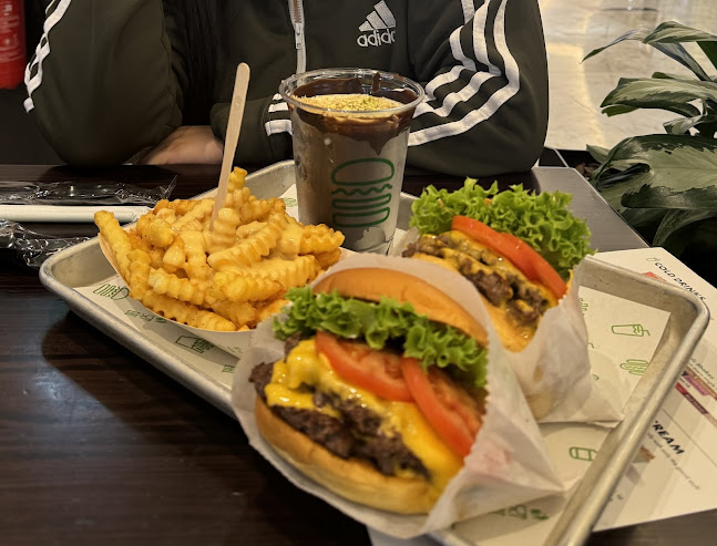Shake Shack - Hospitality and gastronomy