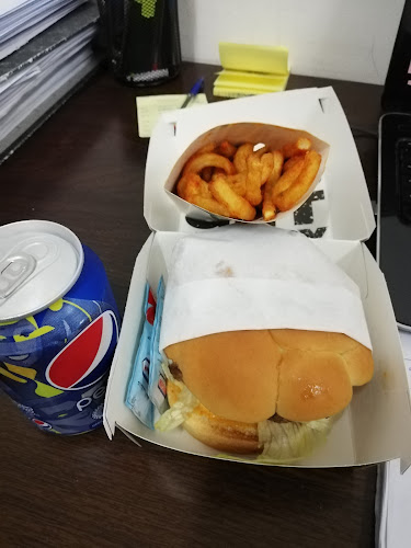Hardee's - Dubai