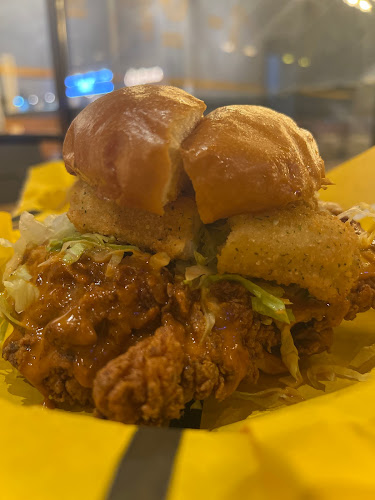 Comentarii opinii despre CUT IN HALF - Muwailih