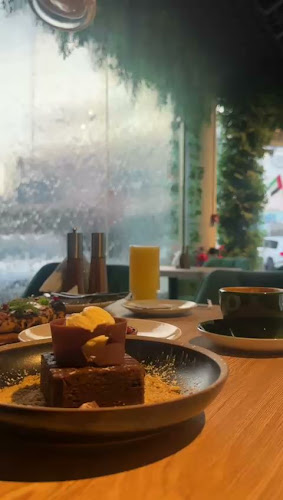 Opinii despre Haif Café... în Abu Dhabi - Hospitality and gastronomy