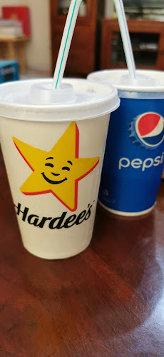 Hardee's Dasman - Hospitality and gastronomy