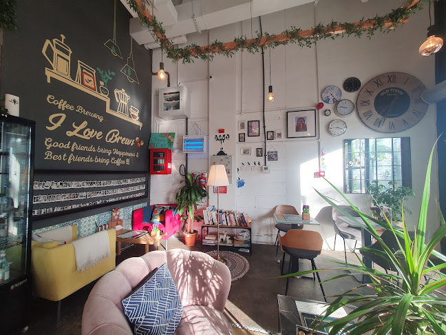 Brews Cafe - Hospitality and gastronomy