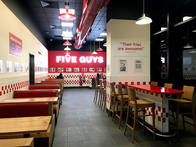 Five Guys City Walk