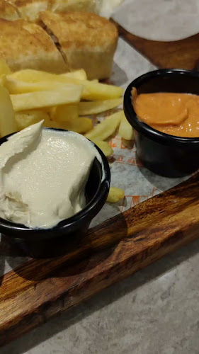 Comentarii opinii despre Shawarma Ala Al Sareea - Bu Tina - شاورما علي السريع فرع البوطينة