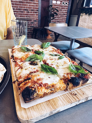 Comentarii opinii despre Bada Bing Pizza