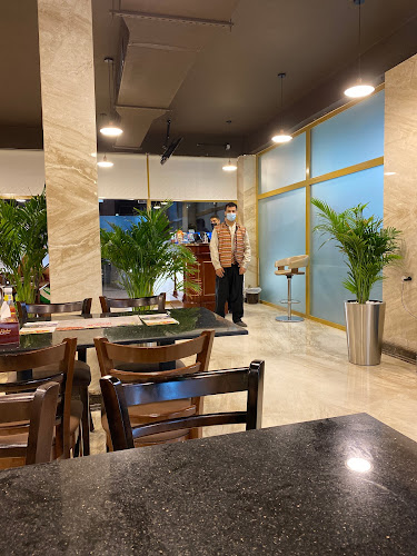 Al Shami Cafeteria and Restaurant