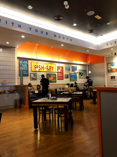 Joe's Crab Shack - Hospitality and gastronomy