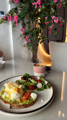 Comentarii opinii despre iBakery Cafe