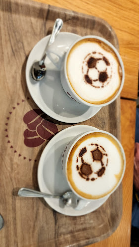 Costa Coffee - Tamouh Tower - Hospitality and gastronomy