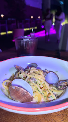 Mi Amie Dubai - Dubai