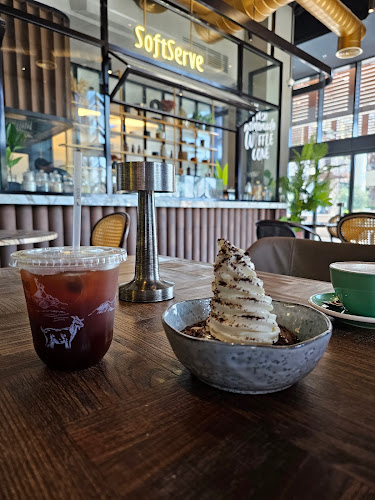 CHOCOMELT AL ZAHIA CITY CENTER SHARJAH - Hospitality and gastronomy