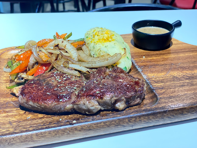 The Big Mama (Al Warqa) - Hospitality and gastronomy