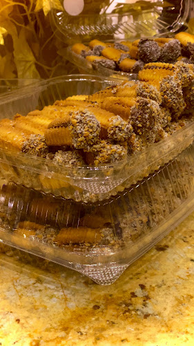 Opinii despre Om Mouaz Sweets. Shj în Sharjah - Hospitality and gastronomy