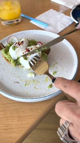 Opinii despre Rain Corniche în Abu Dhabi - Hospitality and gastronomy