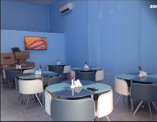 Right Choice Restaurant M13,Musaffah