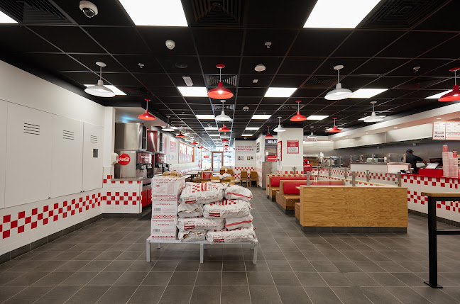 Five Guys Al Hamra Mall - Hospitality and gastronomy