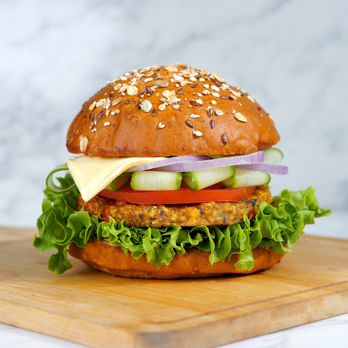 Shop - 4 4th St - near to moza khalifa Masjid - Al Satwa - Dubai