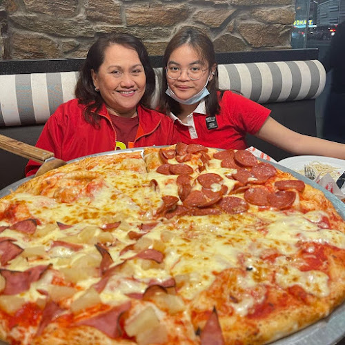 Shakey's Business Bay - Hospitality and gastronomy