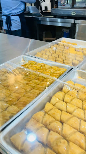 Opinii despre Feras Hanoun Sweets - حلويات فراس حنّون în Abu Dhabi - Hospitality and gastronomy